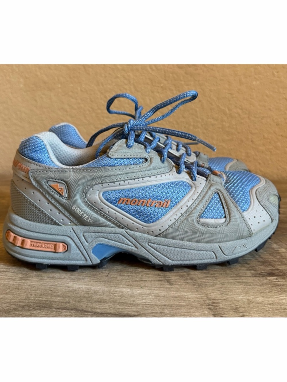 Montrail Goretex Waterproof Hiking Shoes Women’s Size 7.5